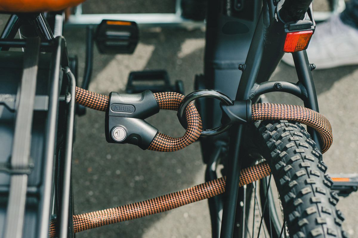 Two bicycles secured with ABUS Infinity Loop 1806