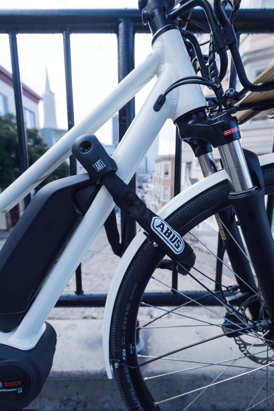 steel-o-chain 9809 locking with e-bike to railing