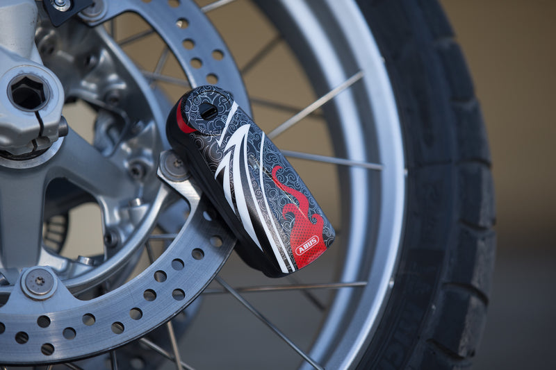 Load image into Gallery viewer, Detecto RS1 in flame black on front rotor of motorcycle #color_black

